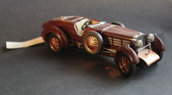 Franklin Mint Hispano Suiza Tullipwood Speedster 1924 DieCast Model (8157)